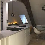 Apartment Oratoire *