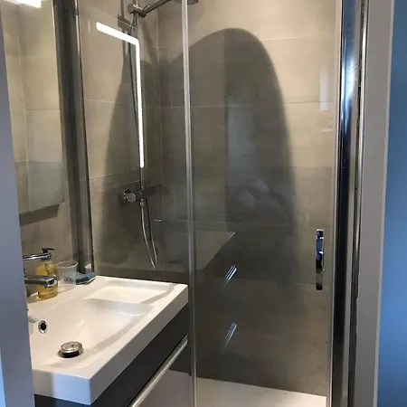 Oratoire Апартаменти Бон