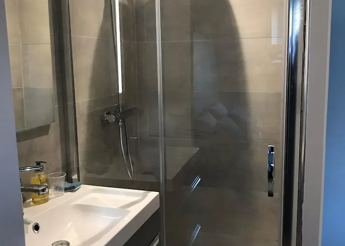 Oratoire Апартаменти Бон